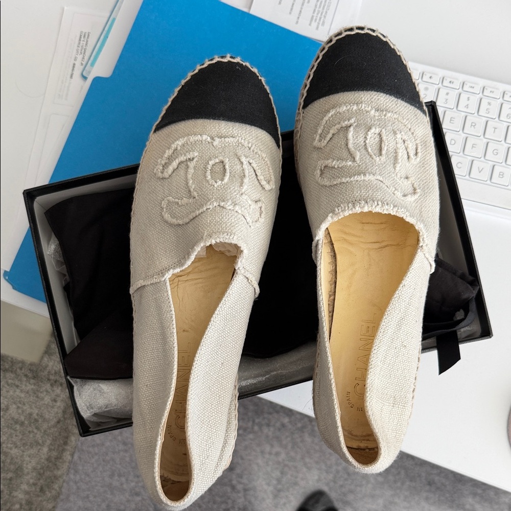 CHANEL Women's Black and Tan Espadrilles